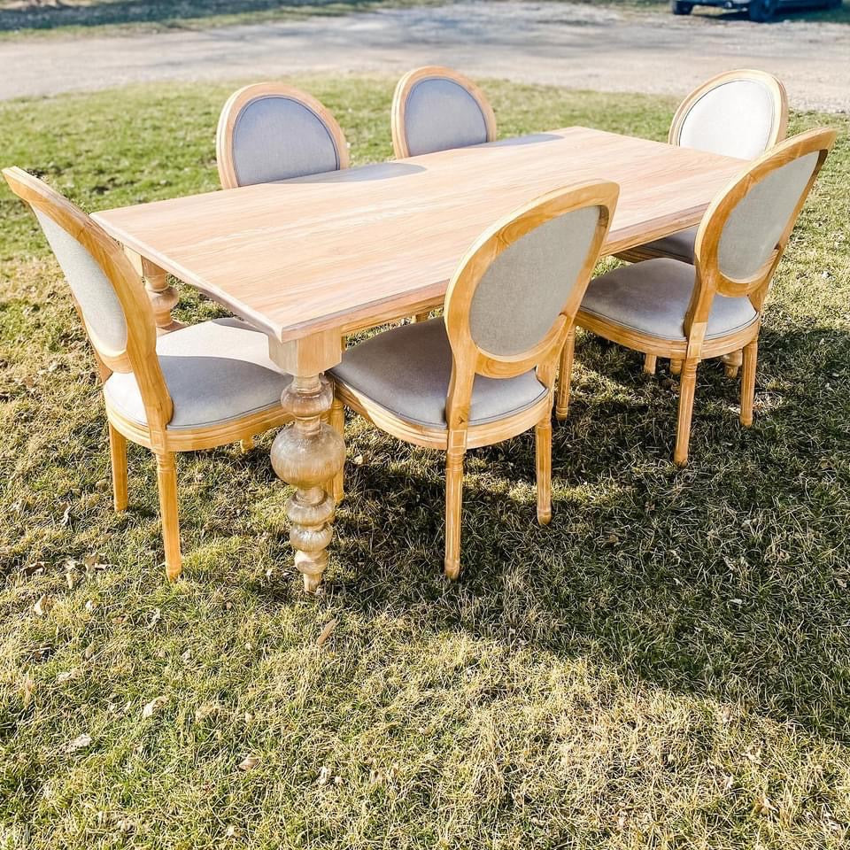 The Chloe Farm Table